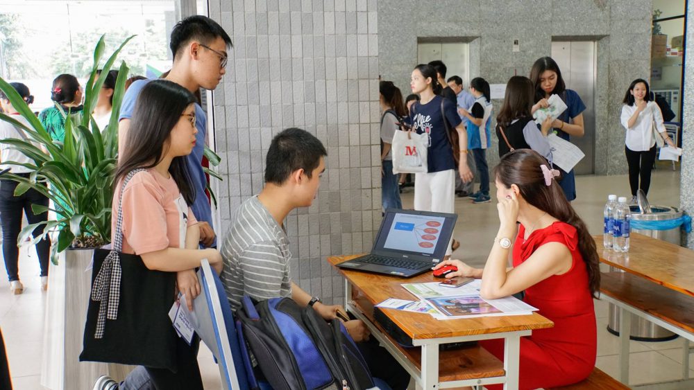 36866270_1820286338009433_1416755775027544064_o