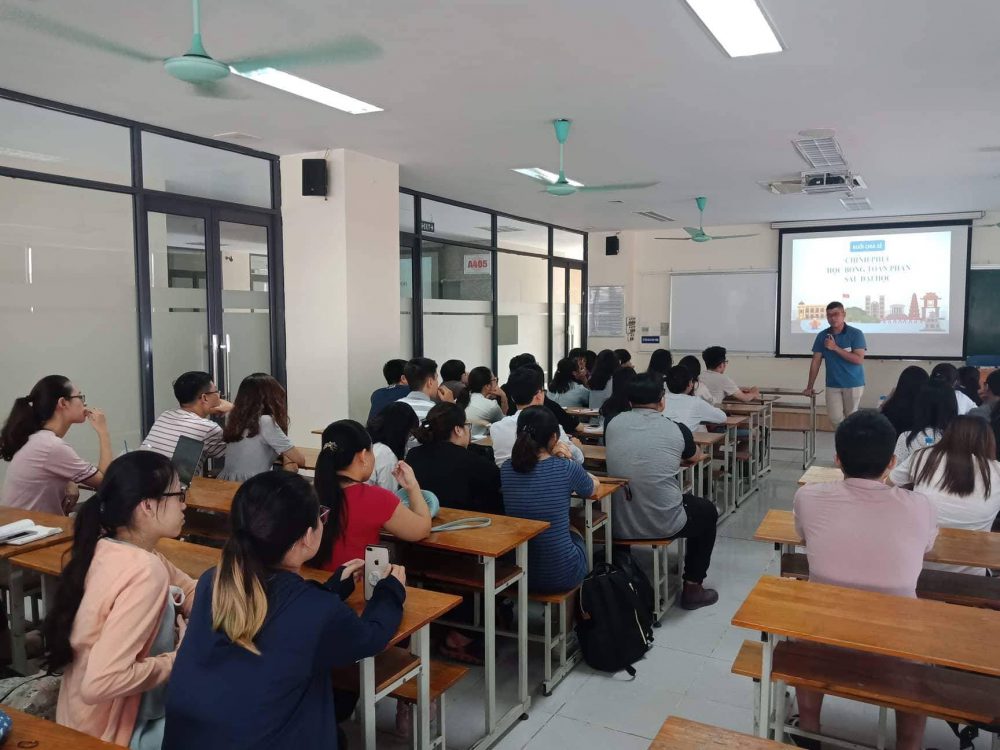 40183464_520174655062776_1459832402925846528_n