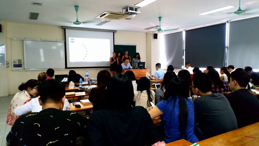 42476415_308472623040540_7633710791274790912_o