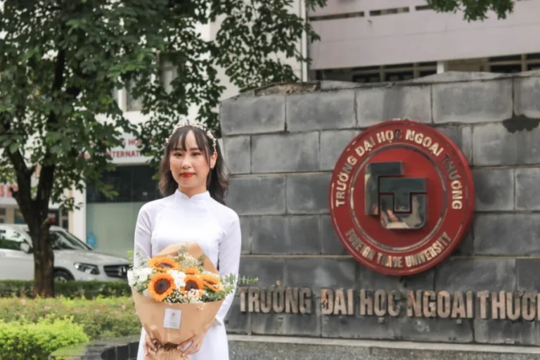 ĐỖ HOÀNG PHƯƠNG NHI – TÂN THỦ KHOA ĐẦU RA TRƯỜNG ĐẠI HỌC NGOẠI THƯƠNG 2022
