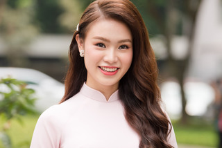 nguoi-dep-ngoc-van-tot-nghiep-dh-ngoai-thuong-loai-xuat-sac-320×214