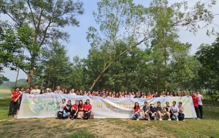 TEAM BUILDING CHO SINH VIÊN CHƯƠNG TRÌNH CHẤT LƯỢNG CAO KINH DOANH QUỐC TẾ