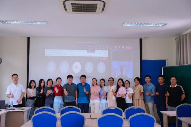 BUỔI CHIA SẺ THỰC TẾ CHO HỌC VIÊN CAO HỌC QUẢN LÝ KINH TẾ VỚI CHỦ ĐỀ “THỰC TIỄN QUẢN LÝ NHÀ NƯỚC VỀ THƯƠNG MẠI QUỐC TẾ TRONG BỐI CẢNH TOÀN CẦU HOÁ” TẠI CƠ SỞ QUẢNG NINH