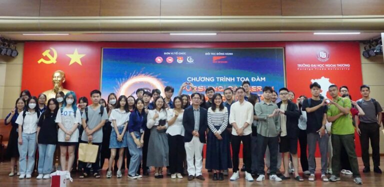 TỌA ĐÀM “PURSUING CAREER IN RETAILING INDUSTRY”: CƠ HỘI NÀO CHO SINH VIÊN YÊU THÍCH NGÀNH BÁN LẺ?