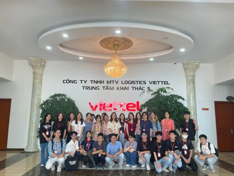 TRẢI NGHIỆM THỰC TẾ TẠI KHO CHIA CHỌN VIETTEL LOGISTICS CỦA SINH VIÊN CHUYÊN NGÀNH LOGISTICS VÀ QUẢN LÝ CHUỖI CUNG ỨNG ĐỊNH HƯỚNG NGHỀ NGHIỆP QUỐC TẾ