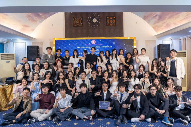 🎓 NHÌN LẠI MỘT NĂM HỌC RỰC RỠ CÙNG CHƯƠNG TRÌNH ĐỊNH HƯỚNG NGHỀ NGHIỆP MARKETING SỐ – PHÁT TRIỂN TOÀN DIỆN NĂNG LỰC CHO SINH VIÊN THÔNG QUA CÁC HOẠT ĐỘNG NGOẠI KHOÁ ĐA DẠNG (PHẦN 2) 🌏
