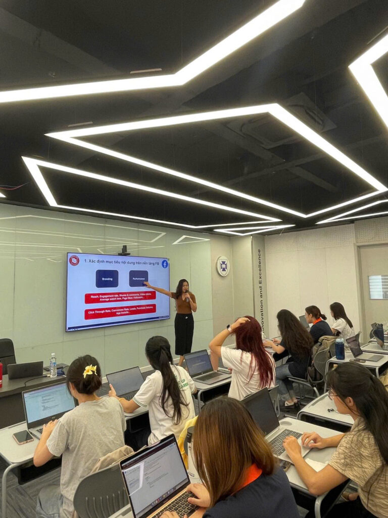 BUỔI CHIA SẺ KIẾN THỨC MÔN DIGITAL MARKETING VỚI DIỄN GIẢ VÕ THỊ THANH HUYỀN – CEO RAINBOW MARKETING AGENCY