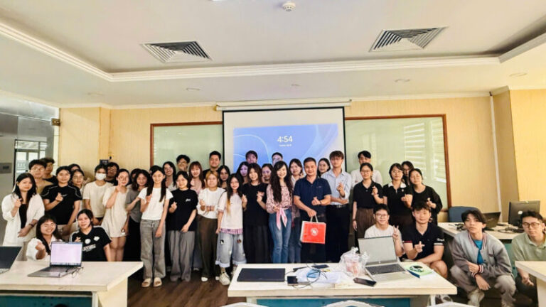 DIỄN GIẢ NGUYỄN ĐÌNH VƯỢNG CHIA SẺ KIẾN THỨC THỰC TIỄN TRONG HỌC PHẦN LOGISTICS VÀ VẬN TẢI QUỐC TẾ